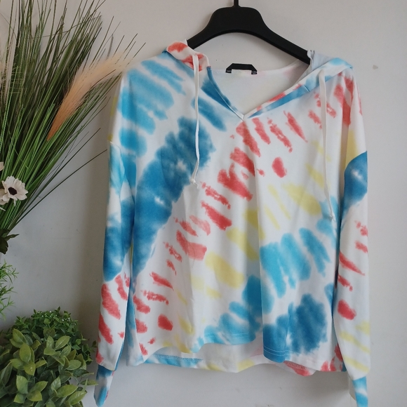 SHEIN Tie Dye Hoodie & Track Short Set - Picture 2 of 14